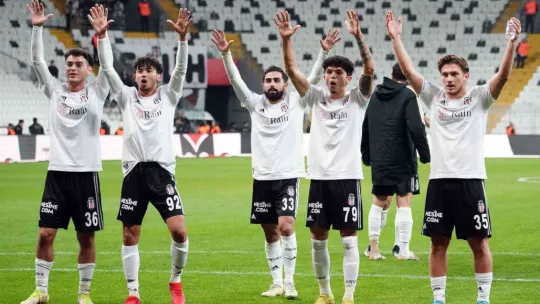 Beşiktaş gol oldu İstanbulspor'a yağdı