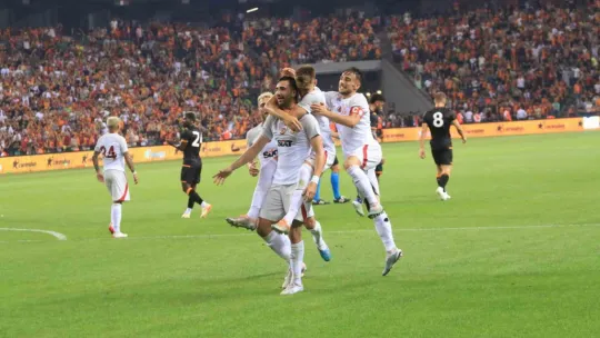 Kocaeli'deki maçta Galatasaray, Hull City'e mağlup oldu
