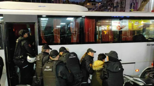 HDP'lilerin izinsiz eylemine polis müdahale etti