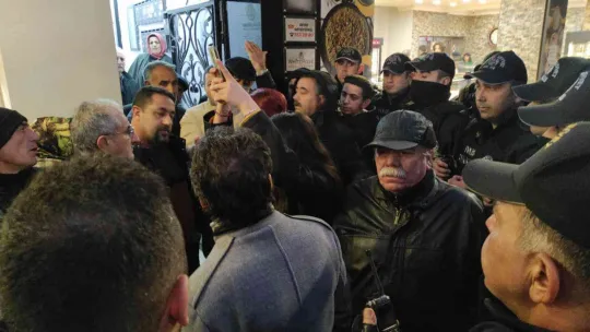 HDP'lilerin izinsiz eylemine polis müdahale etti