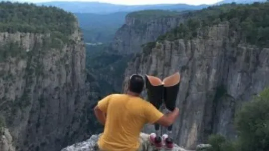 Hedefi Kilimanjaro Dağı'na tırmanmak