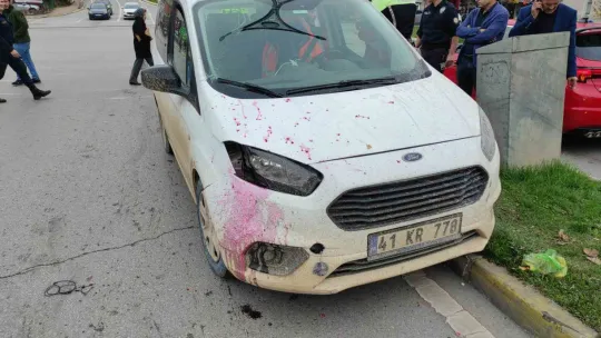 Her yeri kırmızı görünce sinir krizi geçirdi