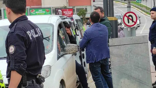 Her yeri kırmızı görünce sinir krizi geçirdi