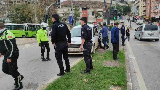 Her yeri kırmızı görünce sinir krizi geçirdi
