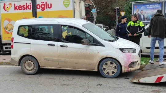 Her yeri kırmızı görünce sinir krizi geçirdi