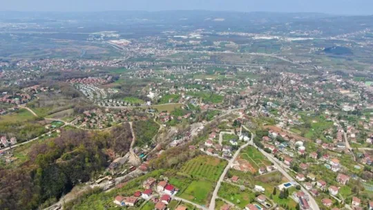 Her yıl uzun kuyruklar oluyordu, şimdi sokakları sessizliğe büründü