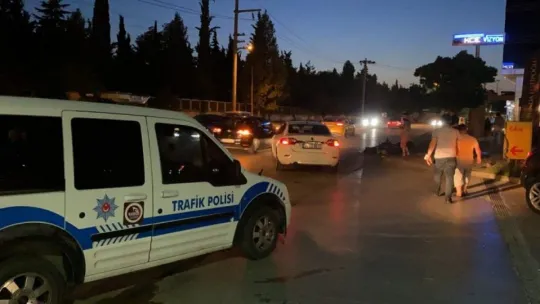Hızını alamayıp karşı şeride uçtu: 1 yaralı!