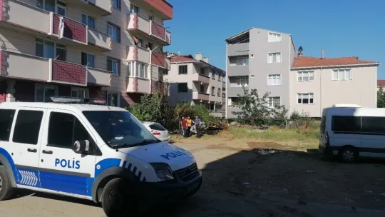 Hurdalık kulübe alevlere teslim oldu