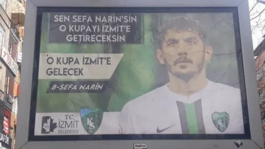 Hürriyet'ten Kocaelisporlu futbolculara afişli motivasyon