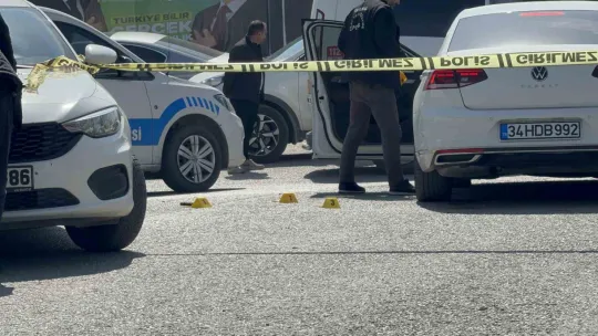 Husumetlisini otomobilden indiği esnada tabancayla vurdu