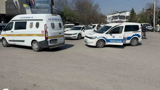 Husumetlisini otomobilden indiği esnada tabancayla vurdu