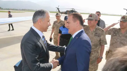 Bakan Yerlikaya Yüksekova'da