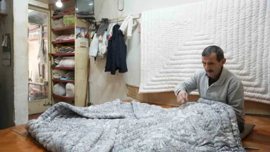 İğne ipliği 53 yıldır elinden düşürmedi