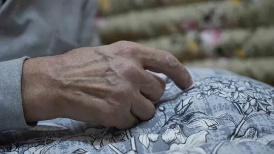 İğne ipliği 53 yıldır elinden düşürmedi