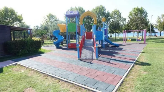 İhsaniye sahil parkına engelli oyun grubu kuruldu!