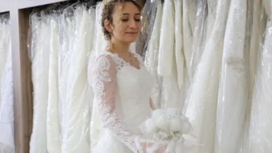 İhtiyaç sahibi çiftlere ücretsiz gelinlik
