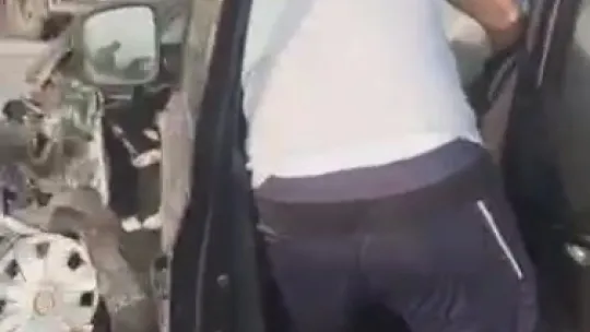 İki aracın karıştığı kazada otomobil kanala uçtu