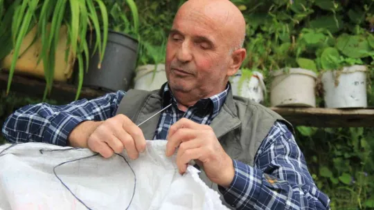 İki gözü görmese de, gönül gözü ona neler yaptırıyor neler!