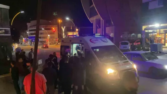 İki grup arasında bıçaklı kavga: 3 yaralı