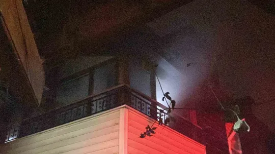 İki katlı evde yangın çıktı