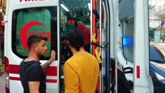 İki kişi arasındaki tartışma kanlı bitti: 1 yaralı!