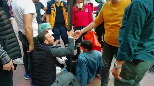İki kişi arasındaki tartışma kanlı bitti: 1 yaralı!