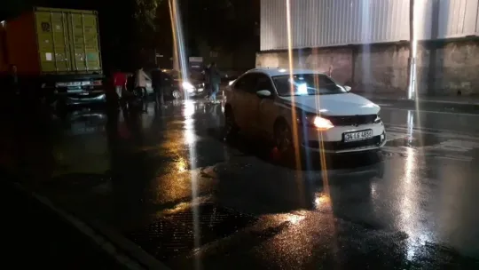 İki otomobil çarpıştı: 1 yaralı