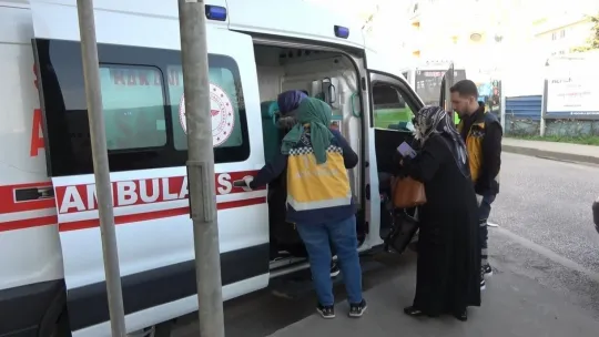 İzmit'te iki otomobil çarpıştı