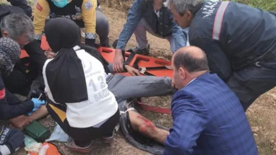 İki otomobil kafa kafaya çarpıştı: 2 yaralı