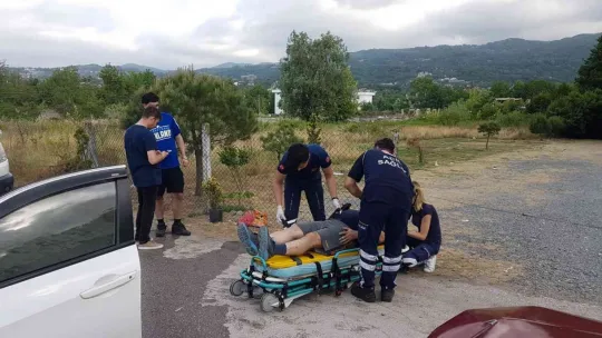 Sapanca'da iki otomobil kafa kafaya çarpıştı: 5 yaralı