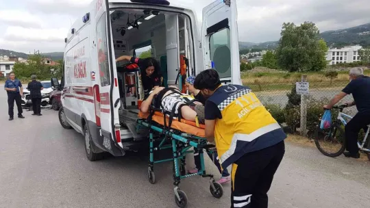 Sapanca'da iki otomobil kafa kafaya çarpıştı: 5 yaralı