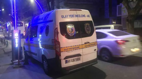 Komşusunun dairesinde kanlar görünce polis çağırdı