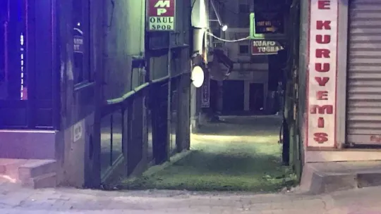 Komşusunun dairesinde kanlar görünce polis çağırdı