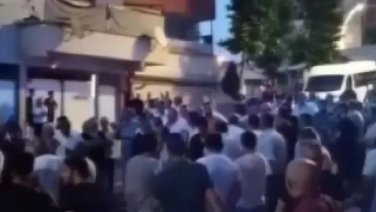 İlçede çıkan kavga büyüdü, olaylara çevik kuvvet müdahale etti