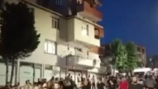 İlçede çıkan kavga büyüdü, olaylara çevik kuvvet müdahale etti