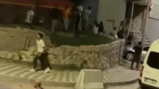 İlçede çıkan kavga büyüdü, olaylara çevik kuvvet müdahale etti