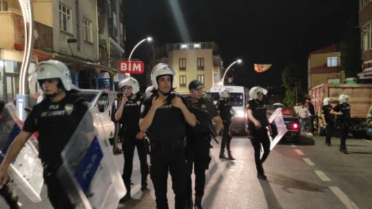 İlçede çıkan kavga büyüdü, olaylara çevik kuvvet müdahale etti