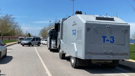 İlçede yine tansiyon yükseldi: Çevik kuvvet ekipleri nöbette