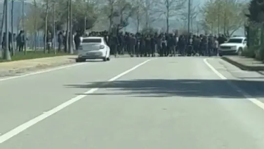 İlçede yine tansiyon yükseldi: Çevik kuvvet ekipleri nöbette