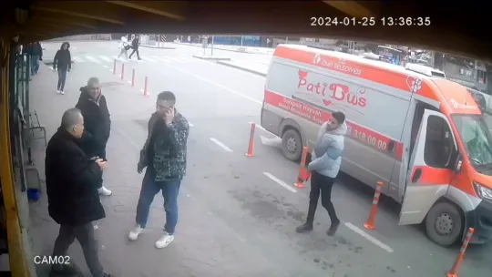 İlginç kaza: Güvercine otomobil çarptı