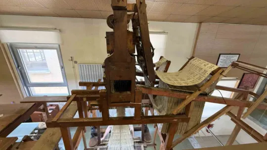 İlmek ilmek tarih: 182 yıllık miras sarayları renklendiriyor