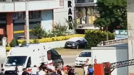 İnşaat boşluğuna düşen işçi yaralandı