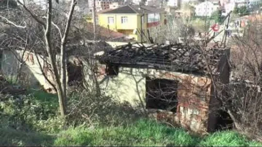 İnşaat halindeki ev alev alev yandı