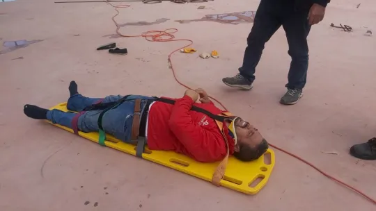 İnşaatın çatısından düşen işçi yaralandı