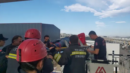İnşaatın çatısından düşen işçi yaralandı