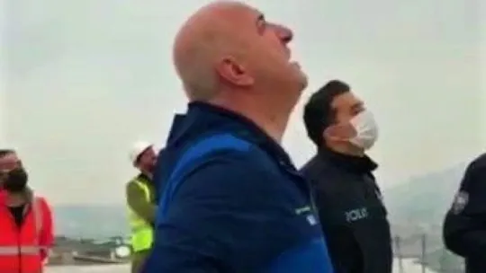 İntihar etmek isteyen şahsı belediye başkanı ikna etti