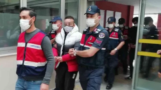 İş adamını 10 bıçak darbesiyle öldüren şahıslar tutuklandı