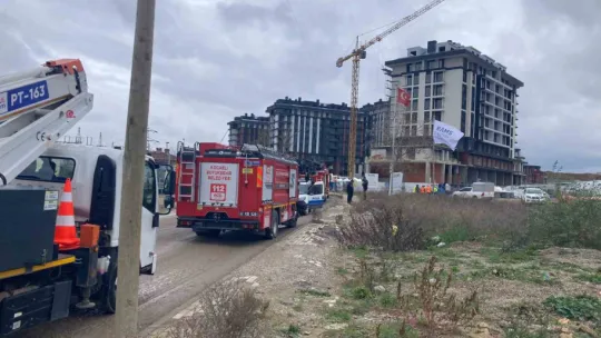 İş makinesi doğalgaz borusunu deldi, 13 mahallenin gazı kesildi