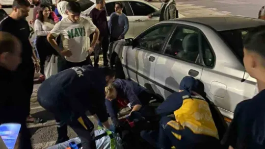 İş makinesi ile çarpışan motosikletli ağır yaralandı