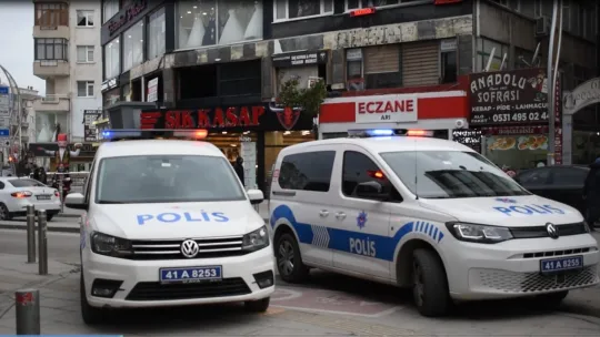 İş merkezinde ölü bulundu, vücudunda darp izleri tespit edildi